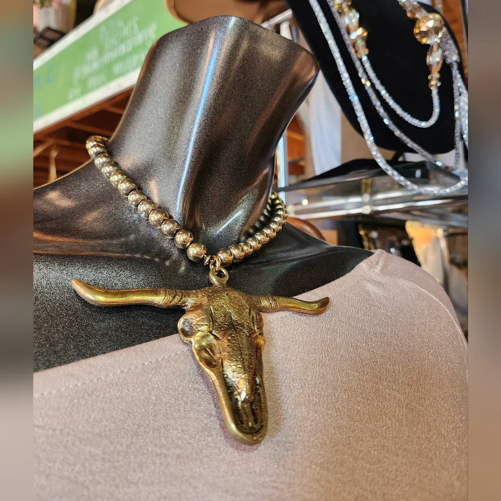 ♉️Taurus the Bull Goldtone Hematite Necklace - Only 1 Available🐂✨️ Handcrafted - Picture 5 of 16